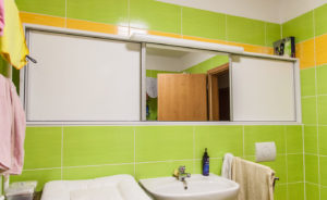 Koupelnová skříňka se zrcadlem